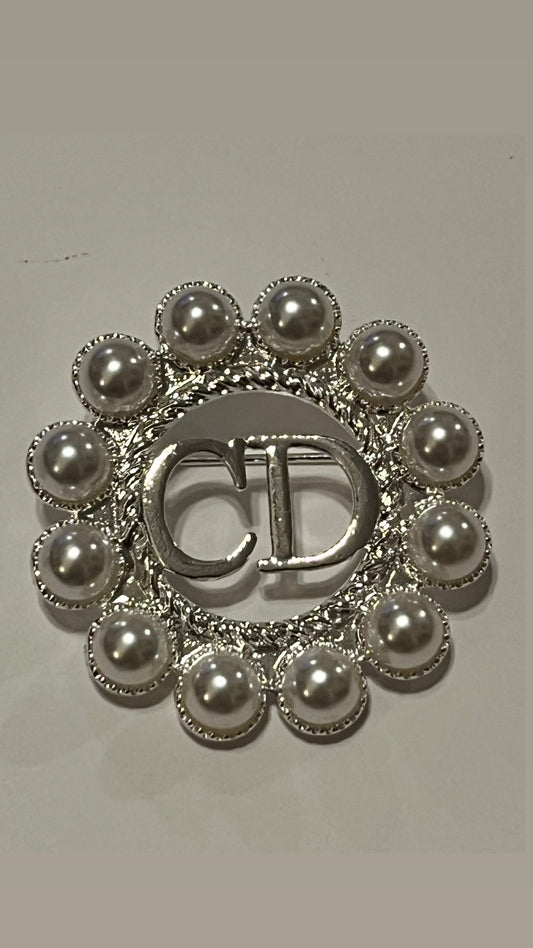 Brooch (silver)