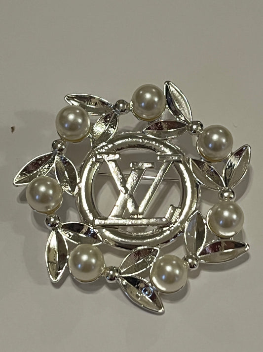 Brooch (silver)