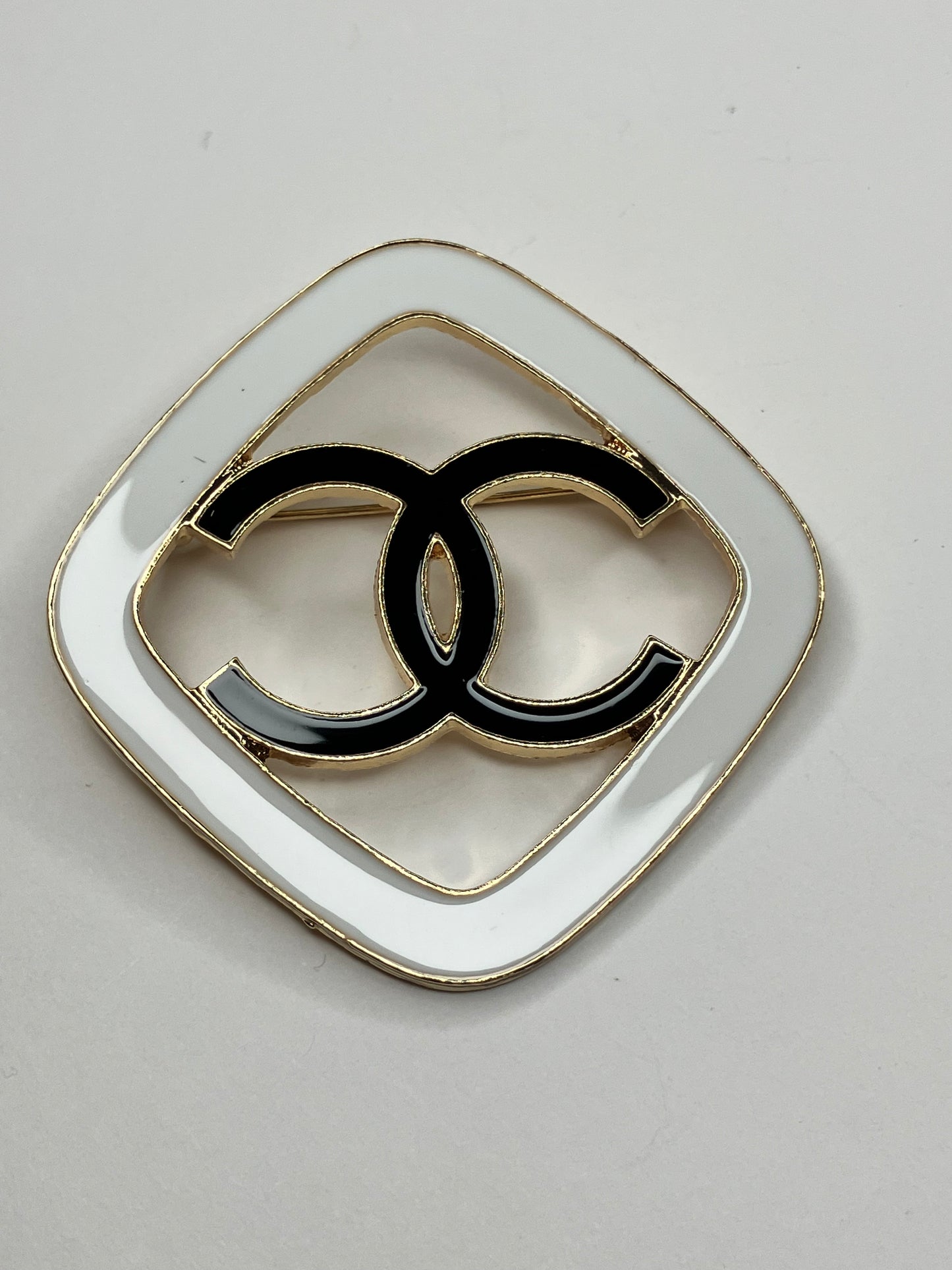 Brooch (gold)