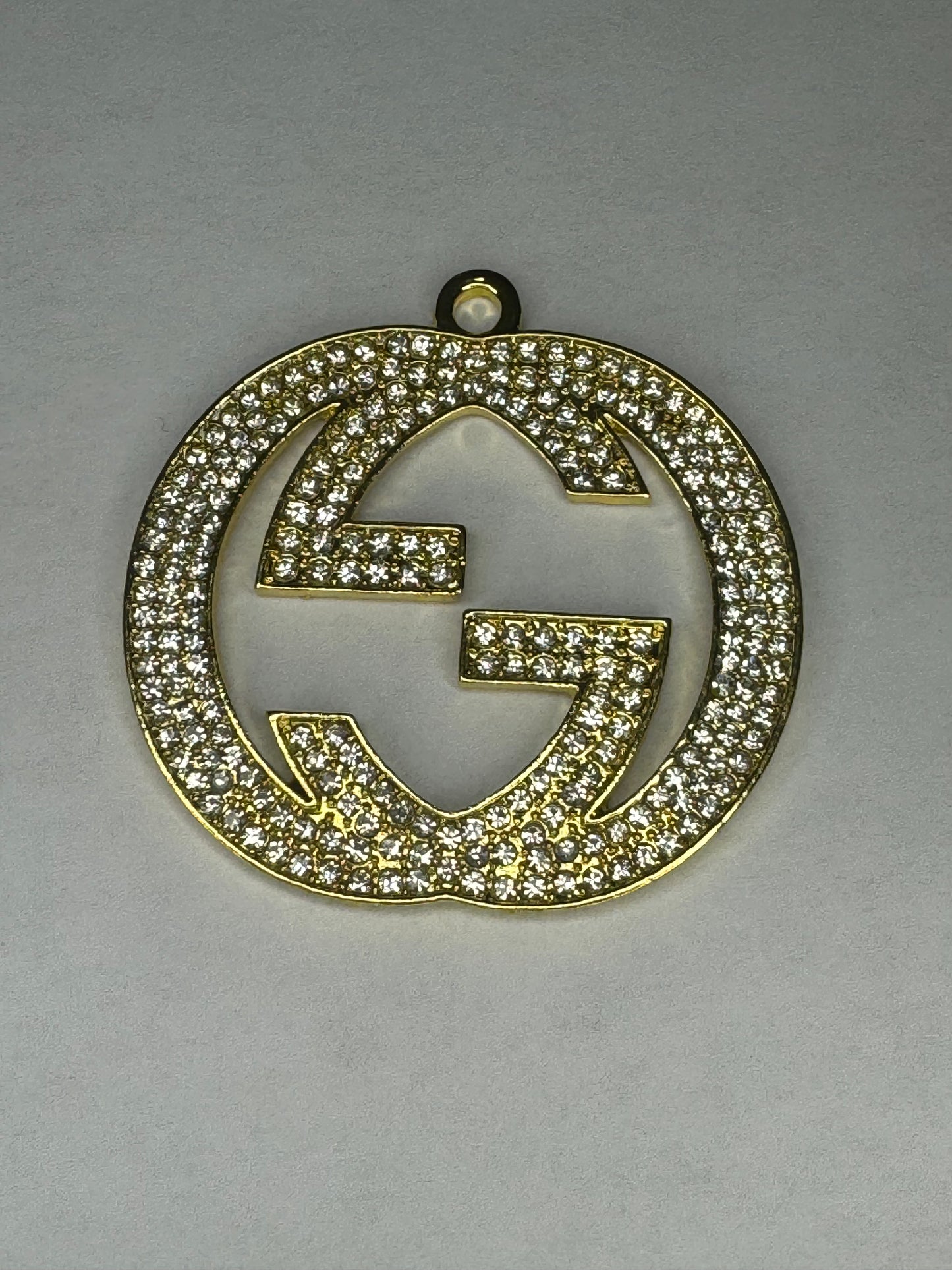 Medallion pendant (gold)