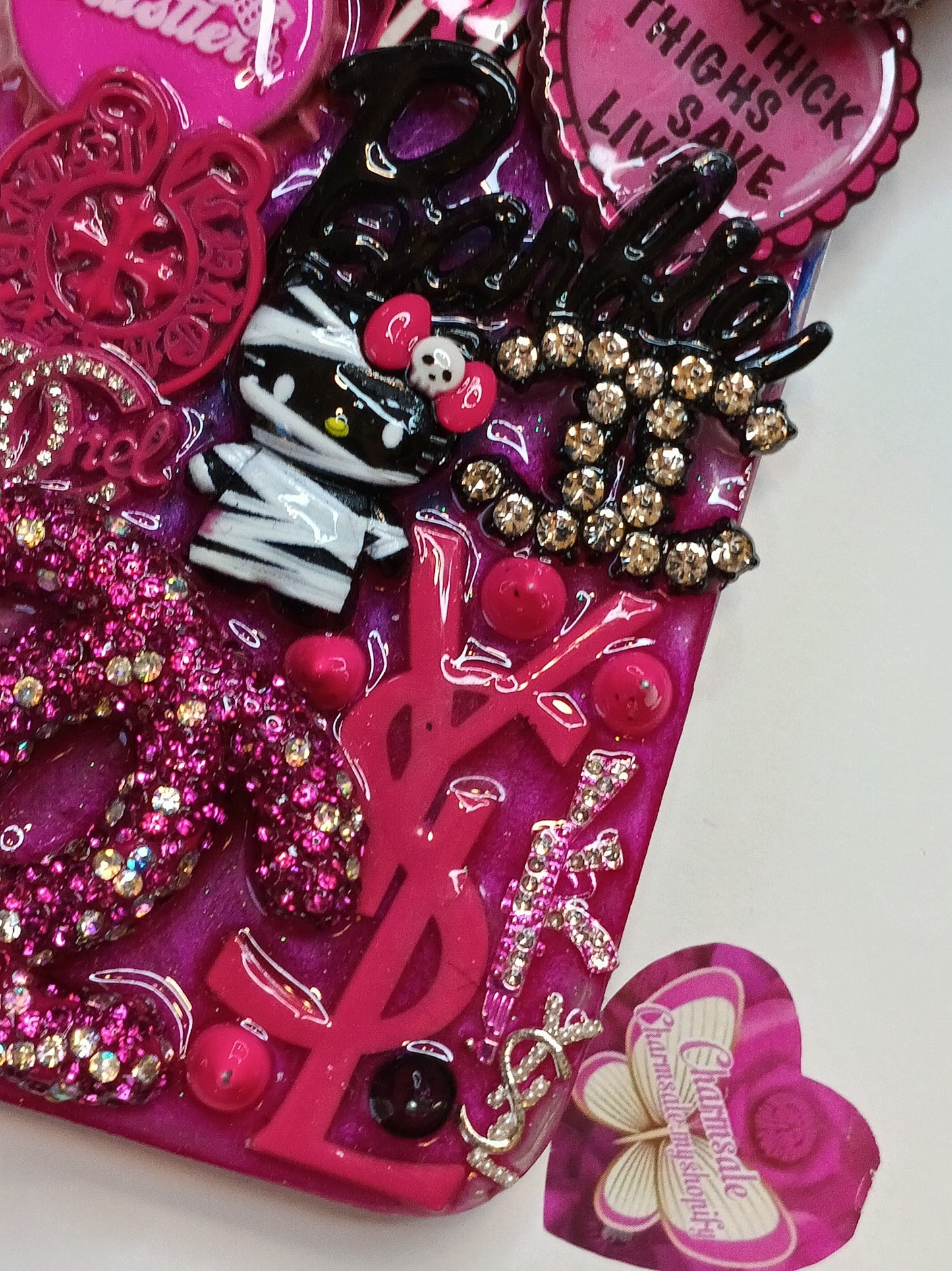 IPhone 17 junk phone case
